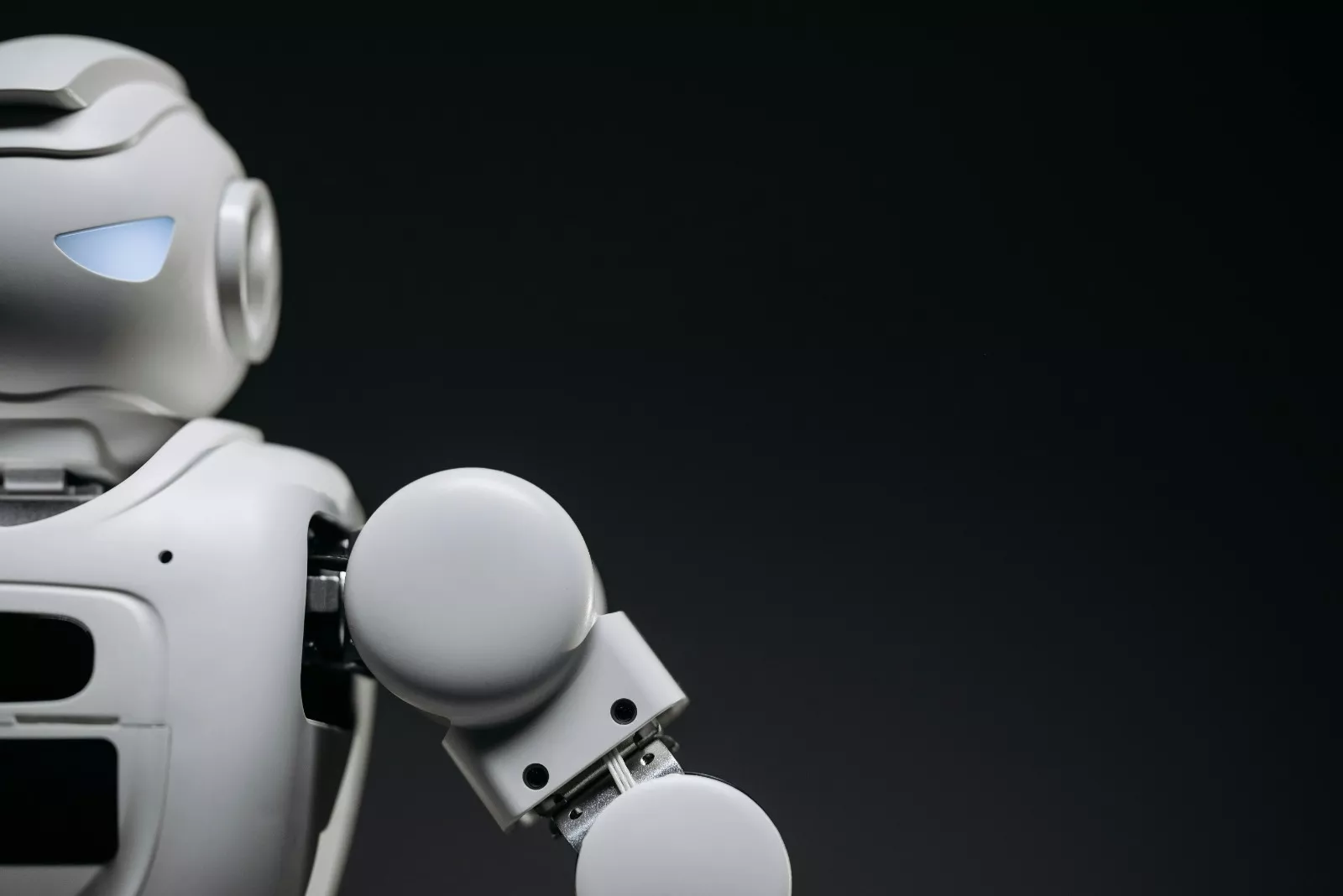 Futuristic humanoid machine—AI, robotics, and intelligent automation